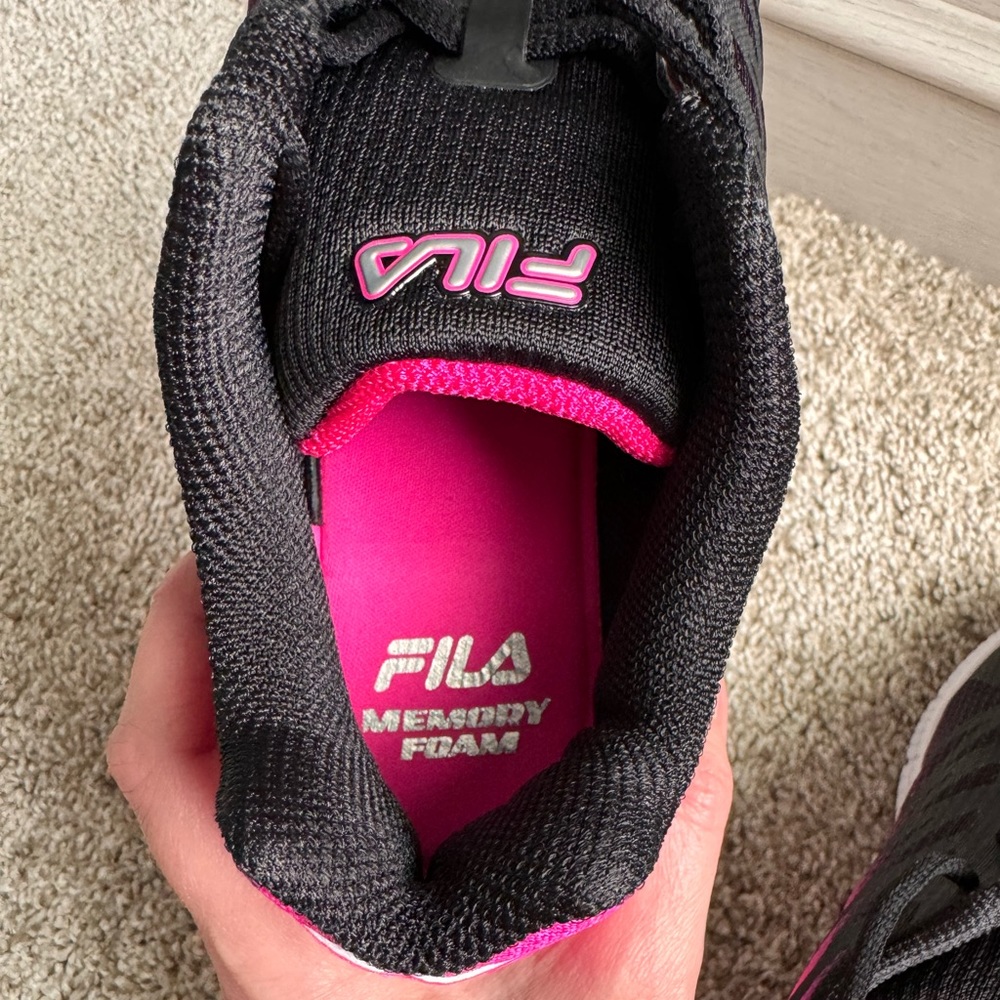 Fila Memory Foam Running Shoes Size 7.5 - image 5